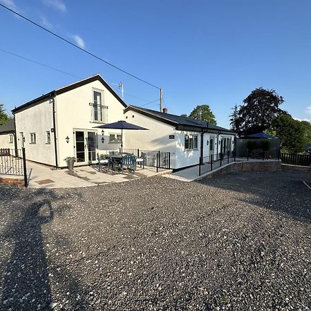 Finwood Green Farm Holiday Cottages-The Calf Shed And The Milk Parlour Henley-in-Arden Chambre photo