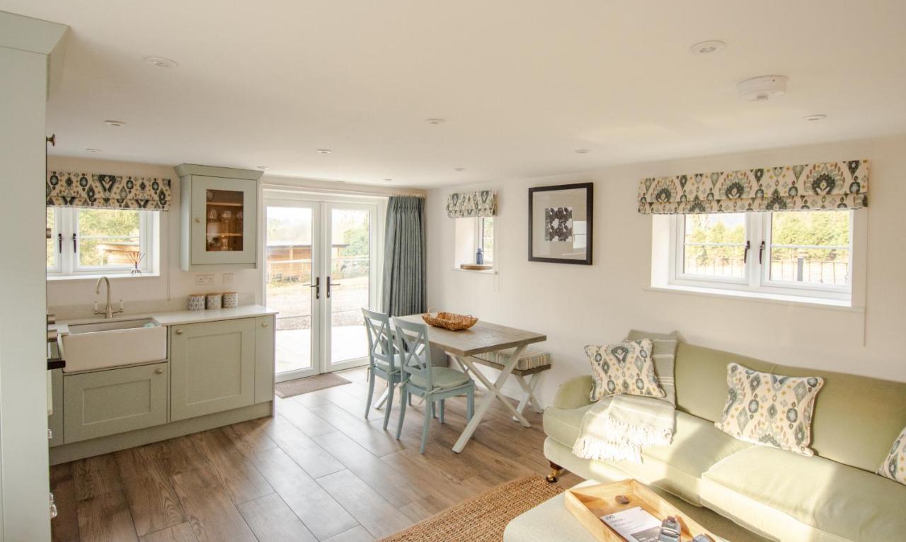 Finwood Green Farm Holiday Cottages-The Calf Shed And The Milk Parlour Henley-in-Arden Extérieur photo