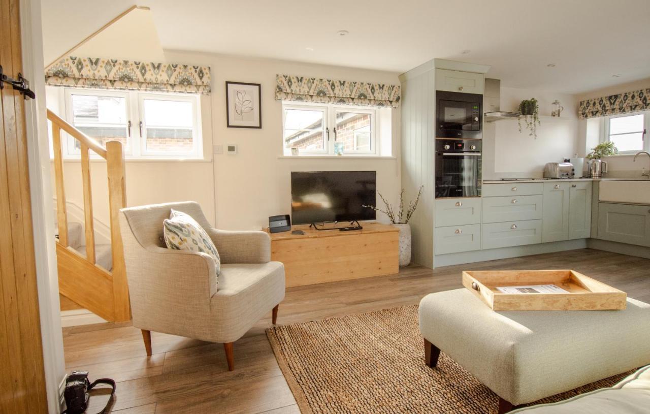 Finwood Green Farm Holiday Cottages-The Calf Shed And The Milk Parlour Henley-in-Arden Extérieur photo